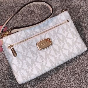 Mk large wristlet!
